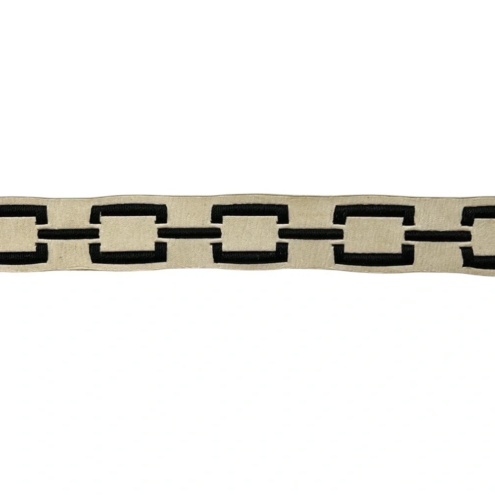 Stick & Ball Corrento Size Large off white leather polo belt. Brass buckle.‎